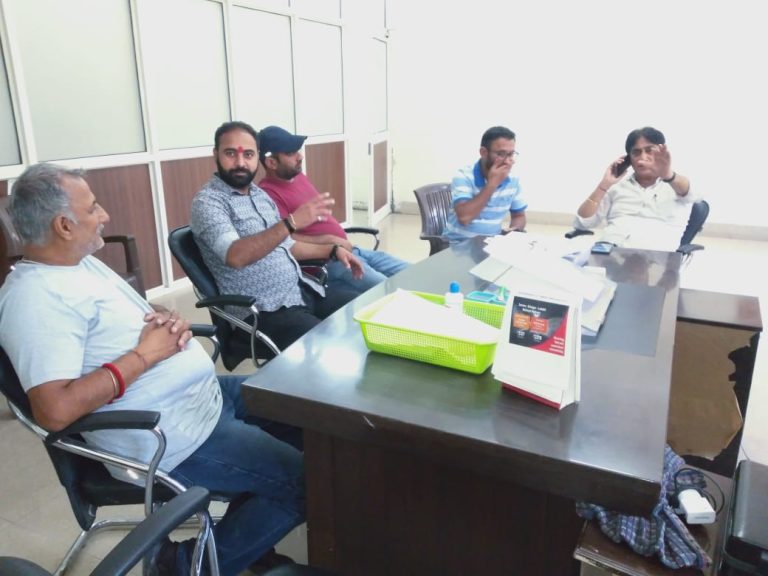 Councillor, Raj Kumar discusses water supply scenario with Executive Engineer Jal Shakti, Ramban 