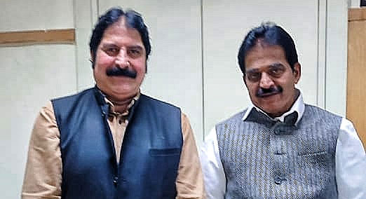 Yogesh Sawhney Calls On AICC Leaders in New Delhi